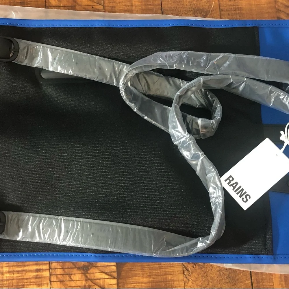 NWT Rains Backpack in Waves Blue